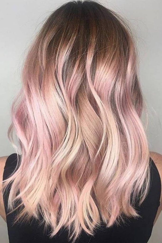 20 Ideas de Color de Pelo Rosa Dorado para Mujeres