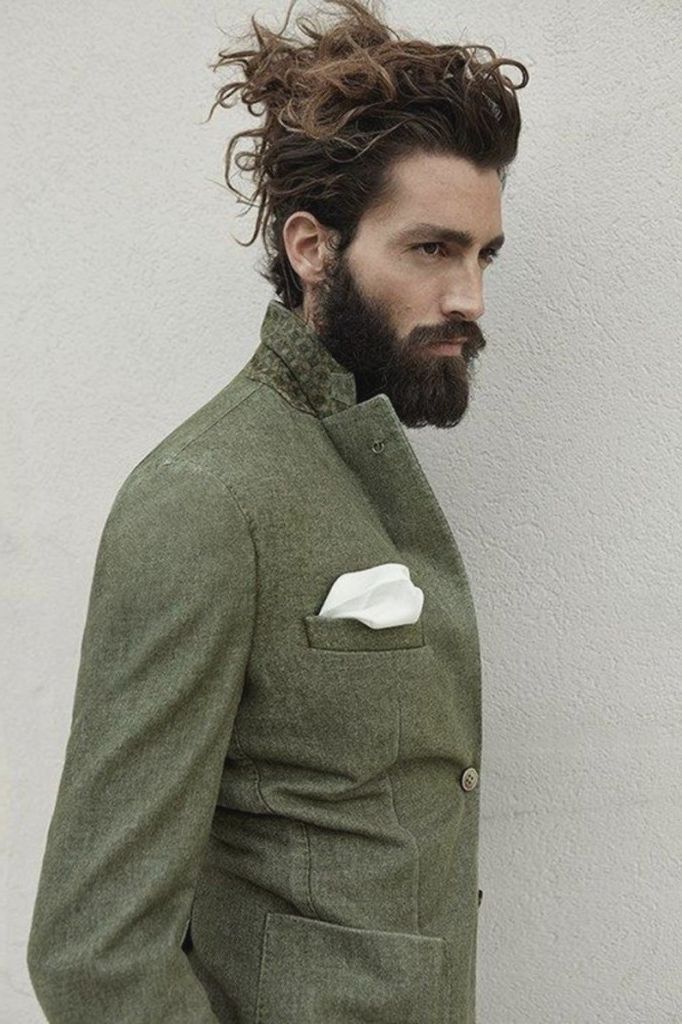 15 Peinados de coleta para hombres para lucir elegante y con estilo