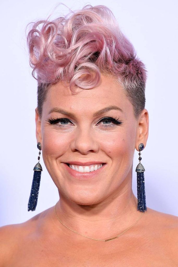 20 Ideas de Color de Pelo Rosa Dorado para Mujeres