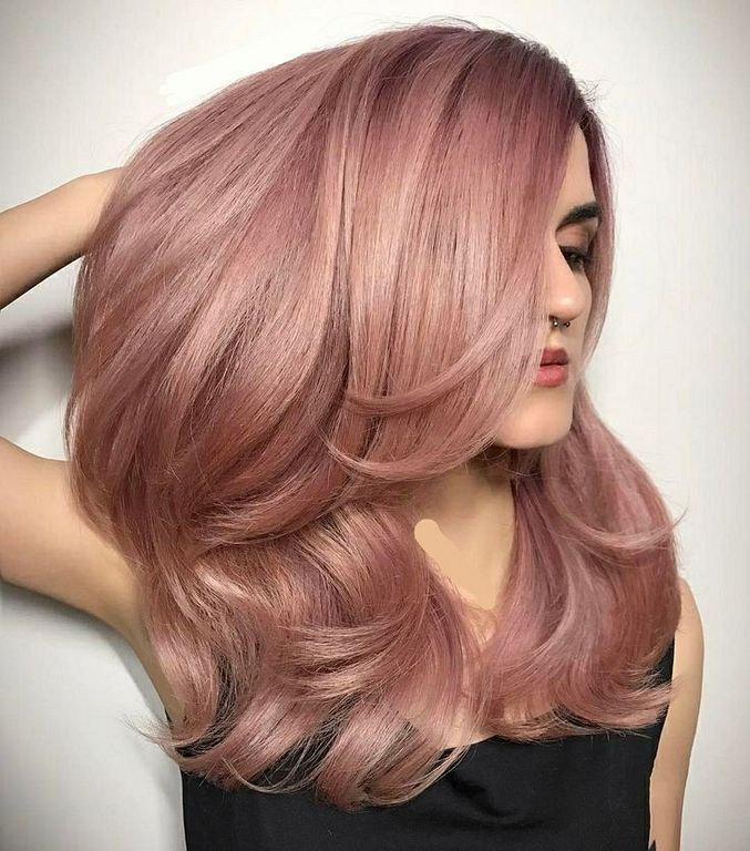 20 Ideas de Color de Pelo Rosa Dorado para Mujeres