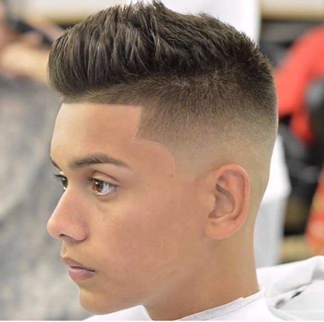 25 Cortes de pelo para hombres jóvenes más geniales para probar en 2024