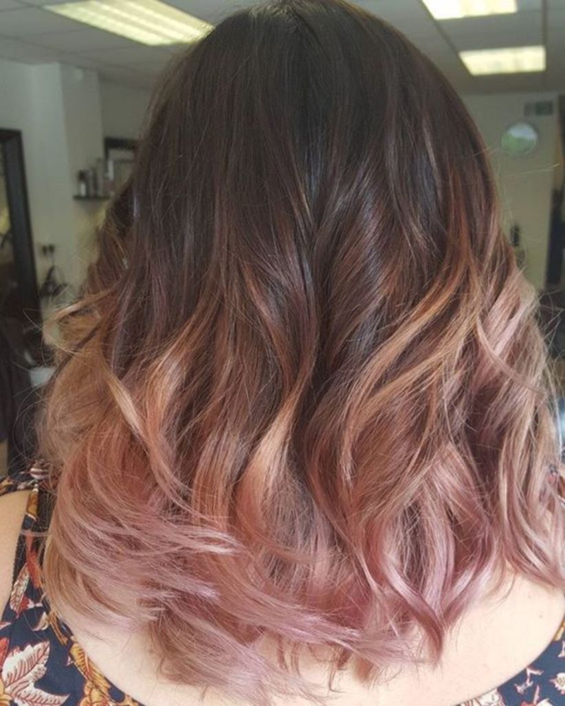 20 Ideas de Color de Pelo Rosa Dorado para Mujeres