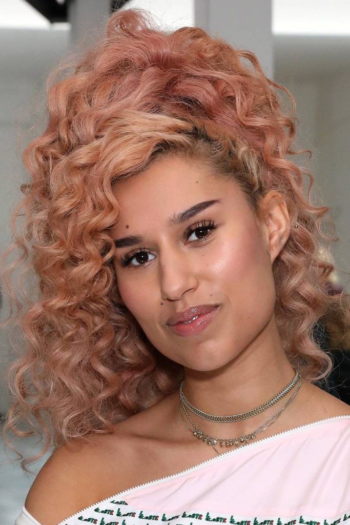 20 Ideas de Color de Pelo Rosa Dorado para Mujeres