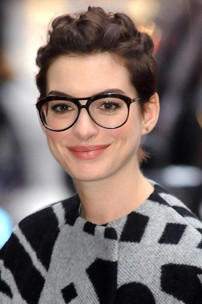 Corte de pelo de Anne Hathaway - 35 looks de cabello elegantes de Anne Hathaway