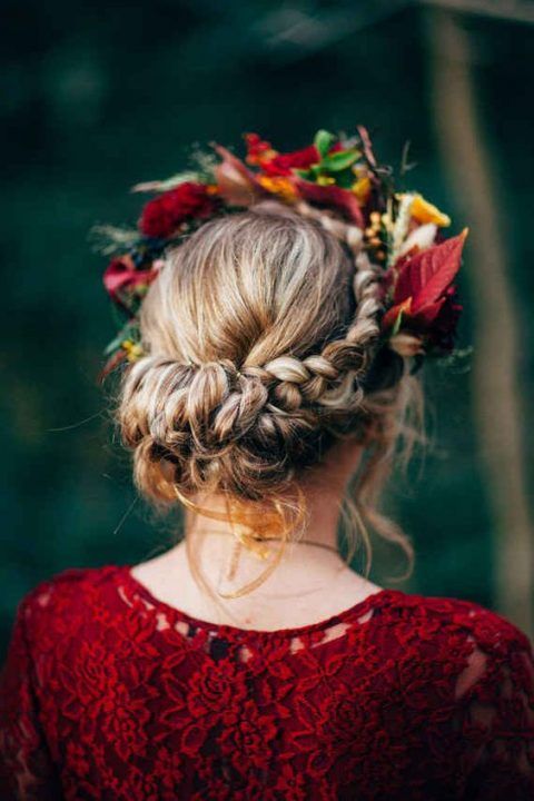 30 Peinados de Boda Elegantes y Graciosos con Flores