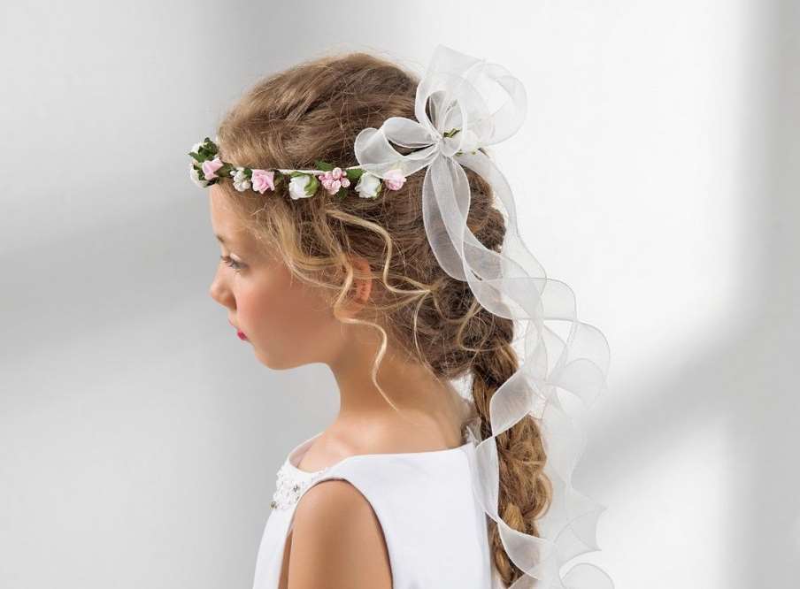 21 Peinados de Niña de las Flores más Bonitos