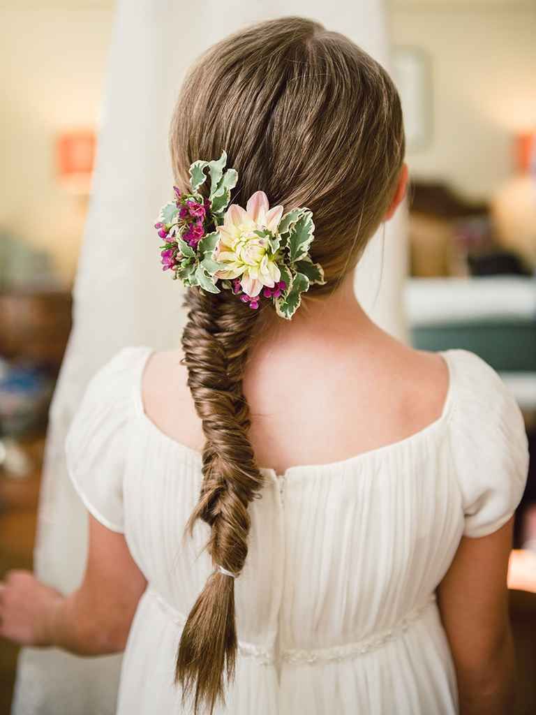 21 Peinados de Niña de las Flores más Bonitos