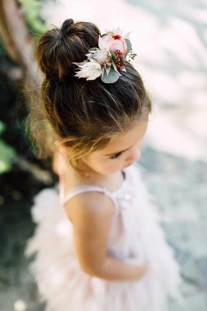 21 Peinados de Niña de las Flores más Bonitos