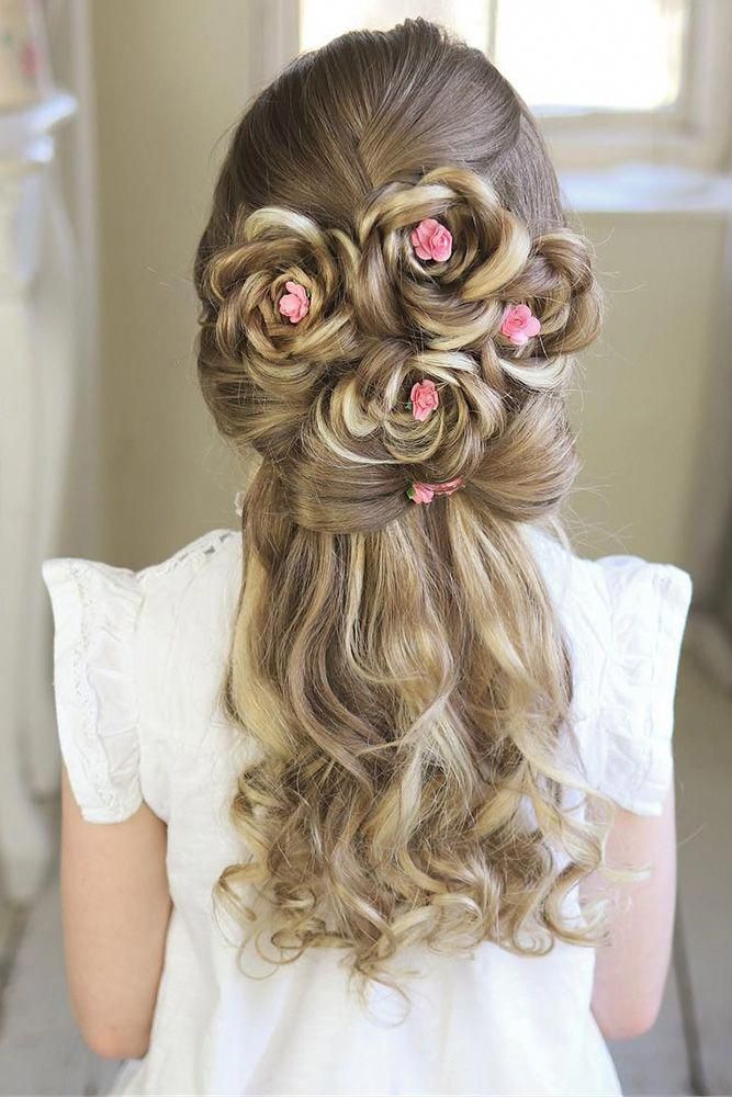 21 Peinados de Niña de las Flores más Bonitos
