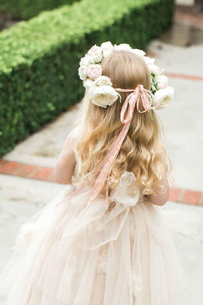 21 Peinados de Niña de las Flores más Bonitos