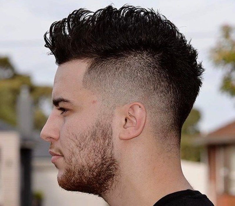 21 Impresionantes Peinados Fohawk para Hombres en Esta Temporada