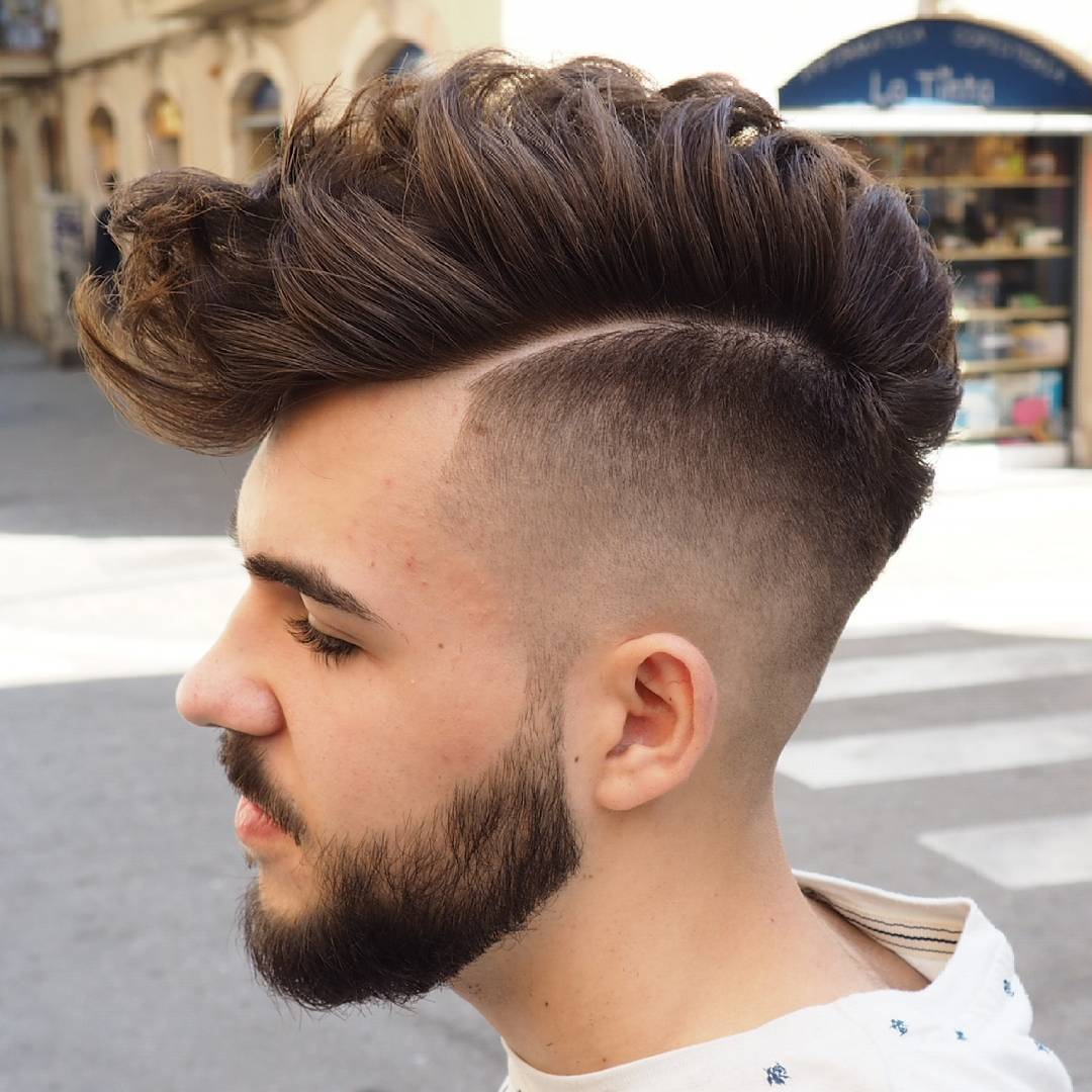 21 Impresionantes Peinados Fohawk para Hombres en Esta Temporada