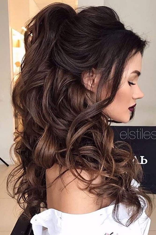 21 Peinados de graduación más glamurosos para realzar tu belleza