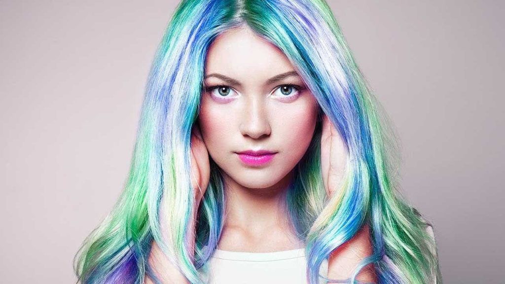 ¿Qué es el color holográfico en el cabello y cómo conseguirlo?