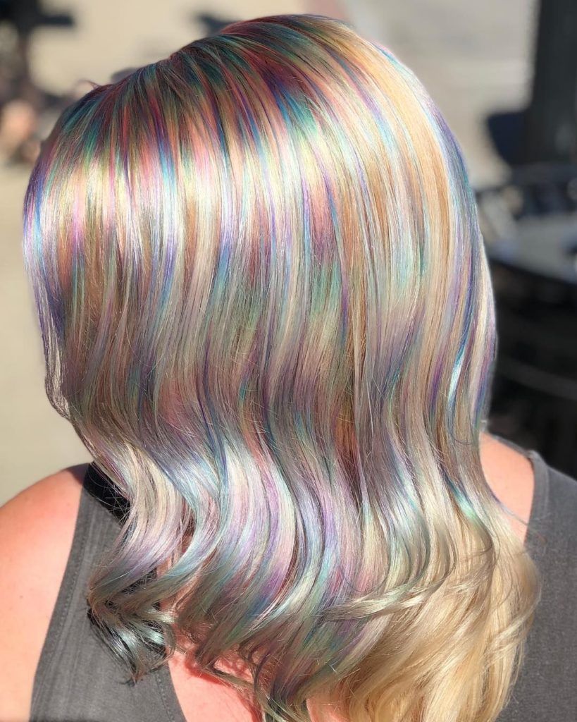 ¿Qué es el color holográfico en el cabello y cómo conseguirlo?