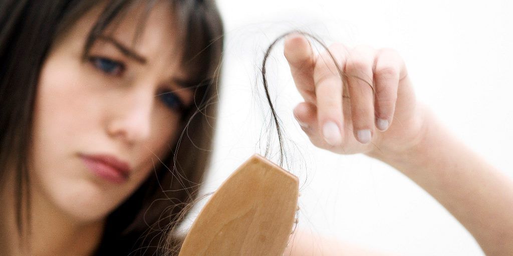 Retroceso de la línea del cabello en mujeres - Consejos para hacer crecer el cabello de nuevo