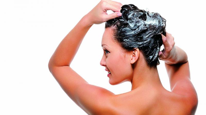 Cómo cuidar el cabello rizado de forma natural