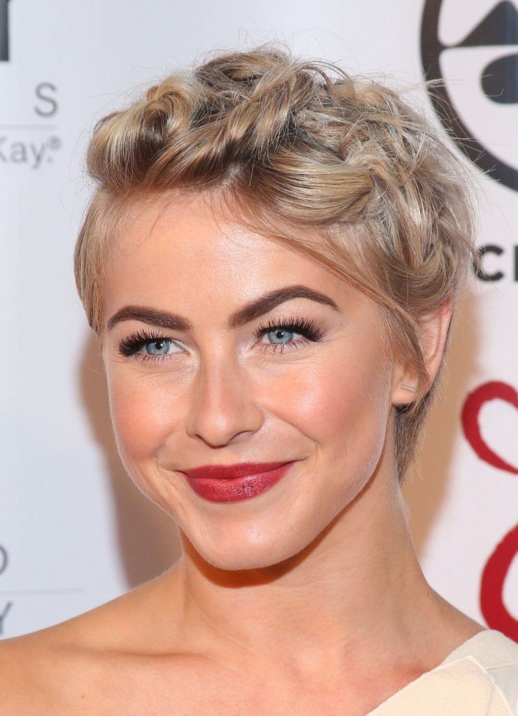 15 Peinados deslumbrantes y radiantes de Julianne Hough