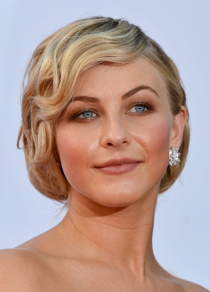 15 Peinados deslumbrantes y radiantes de Julianne Hough