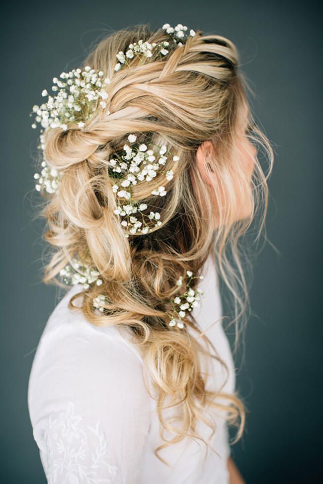 30 Peinados de Boda Elegantes y Graciosos con Flores