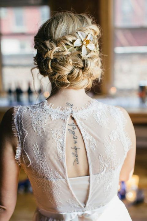 30 Peinados de Boda Elegantes y Graciosos con Flores