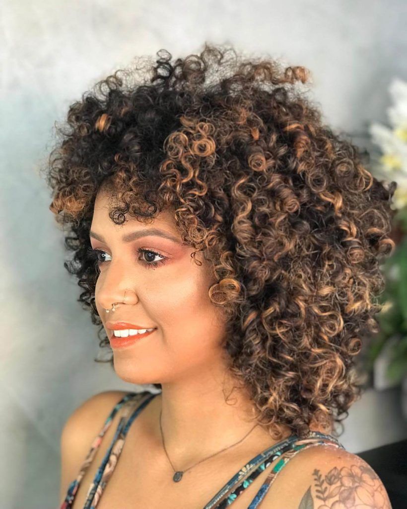 35 Cortes de pelo corto impresionantes y actuales para cabello rizado