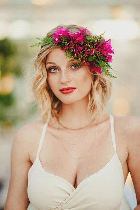 30 Peinados de Boda Elegantes y Graciosos con Flores