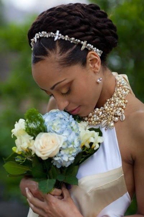 28 Peinados de Boda Negros para una Apariencia Elegante