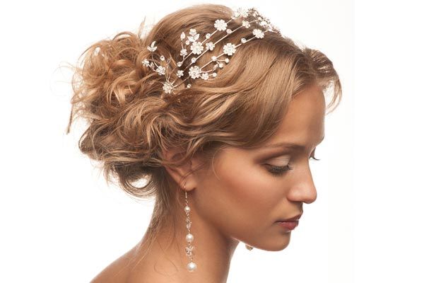 25 Peinados de boda con diadema más geniales